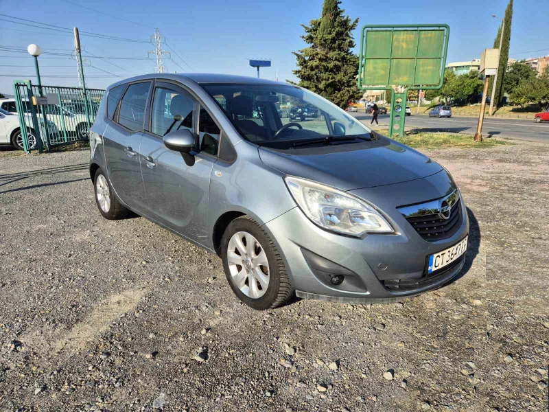 Opel Meriva 1.3CDTI, снимка 7 - Автомобили и джипове - 47546109