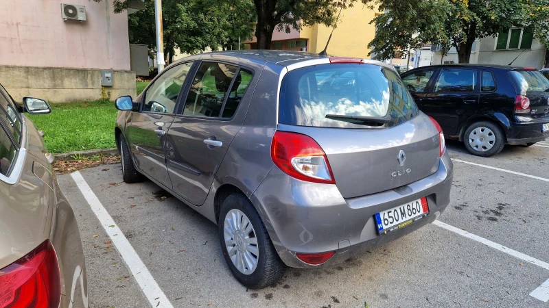 Renault Clio 1.2i, снимка 7 - Автомобили и джипове - 47561183