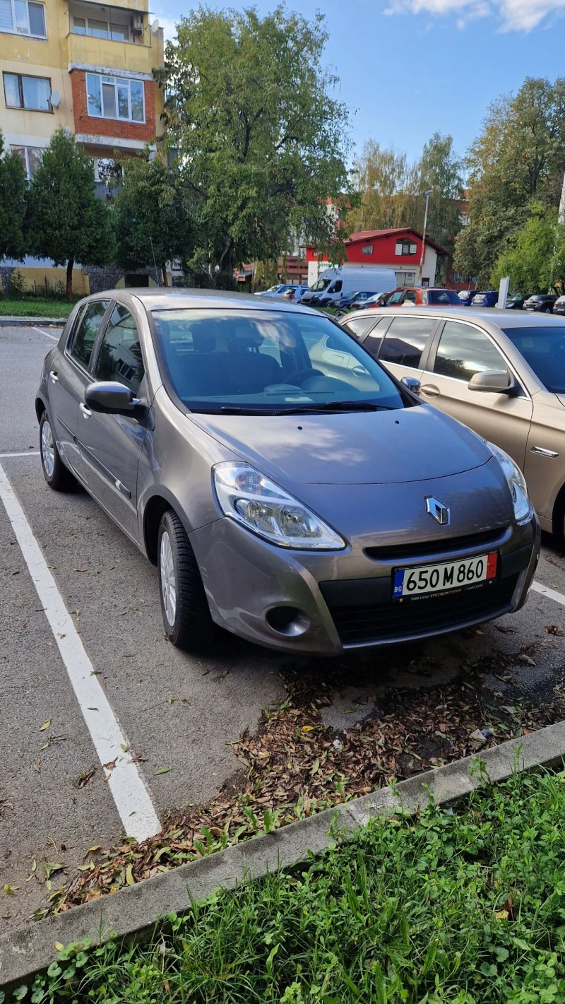 Renault Clio 1.2i, снимка 1 - Автомобили и джипове - 47561183