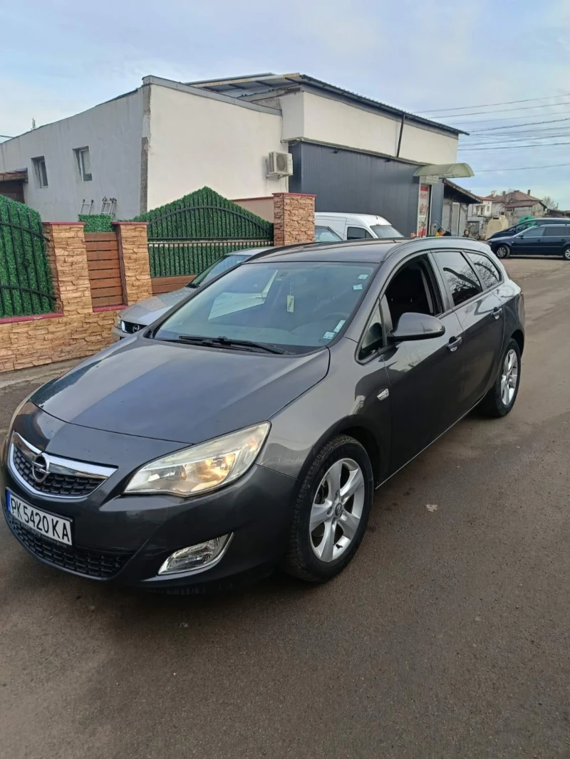 Opel Astra Sports Tourer , снимка 4 - Автомобили и джипове - 48839850