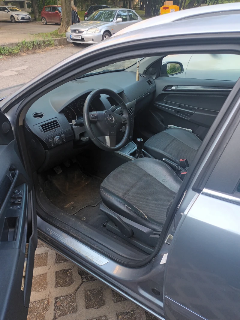 Opel Astra H СТЕЙШЪН ВАГОН, снимка 11 - Автомобили и джипове - 52627909