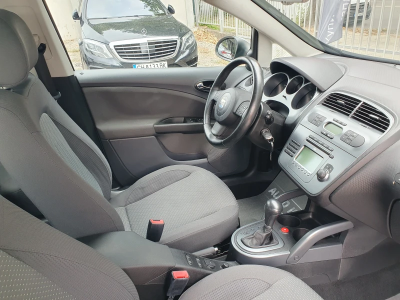 Seat Altea 2.0/140ks/AVTOMAT, снимка 15 - Автомобили и джипове - 51050245