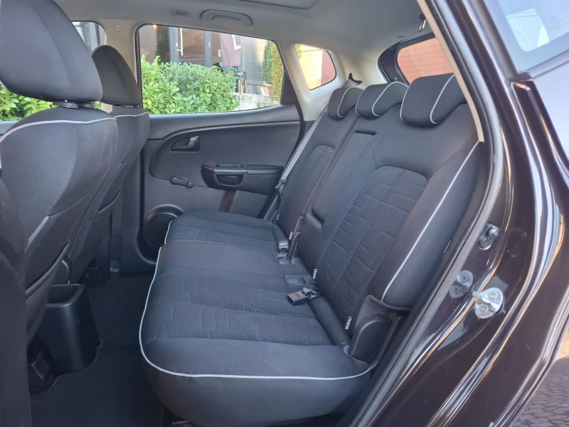 Kia Venga 1.4i-90к.с.ПАНОРАМА* НАВИ* МУЛТИВОЛАН* ТОП* , снимка 10 - Автомобили и джипове - 52241914