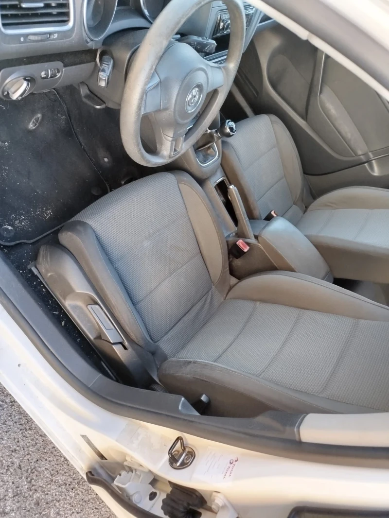VW Golf 6 1.6TDI 105к.с., снимка 10 - Автомобили и джипове - 52622361