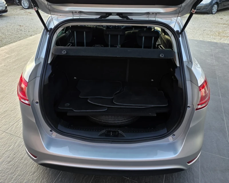 Ford B-Max 1, 4i 16V ГАЗ TITANIUM, снимка 10 - Автомобили и джипове - 52844096