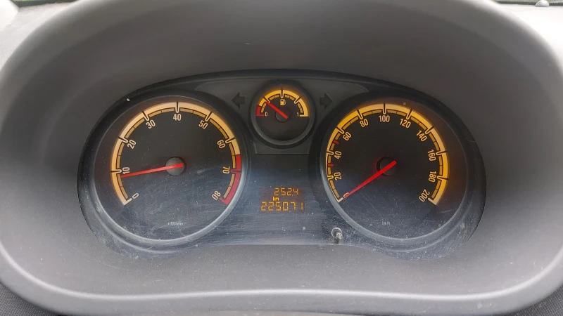 Opel Corsa, снимка 8 - Автомобили и джипове - 52930780