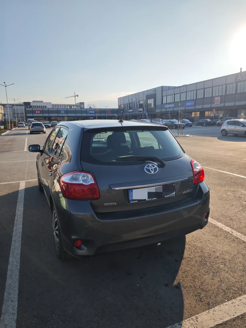 Toyota Auris, снимка 2 - Автомобили и джипове - 53157656