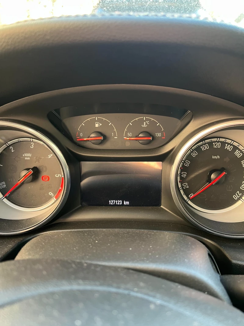 Opel Insignia Grand Sport, снимка 5 - Автомобили и джипове - 53164845