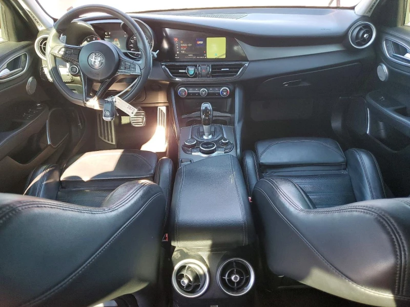 Alfa Romeo Giulia Ti * Възможност за Лизинг* , снимка 8 - Автомобили и джипове - 53447674