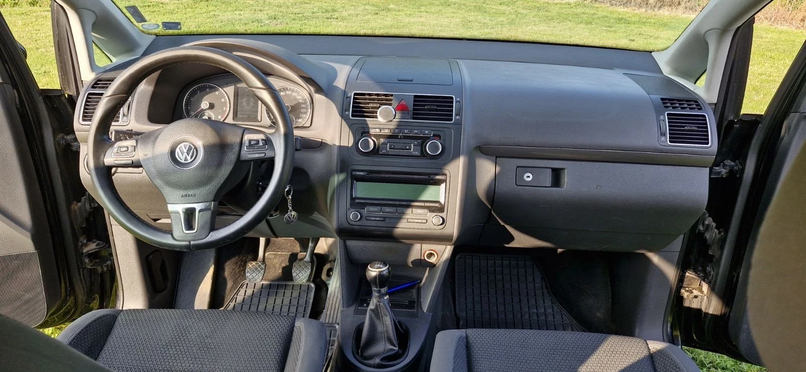 VW Touran 1, 4 TSI Фабричен метан - изображение 9