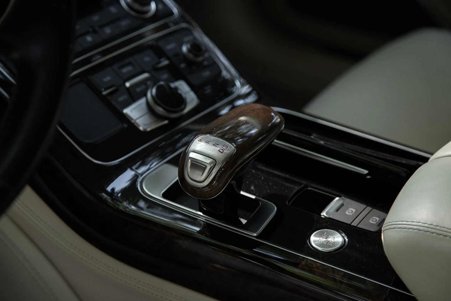 Audi A8 LWB 6.3 FSI  quattro | Mobile.bg � ����������� 17