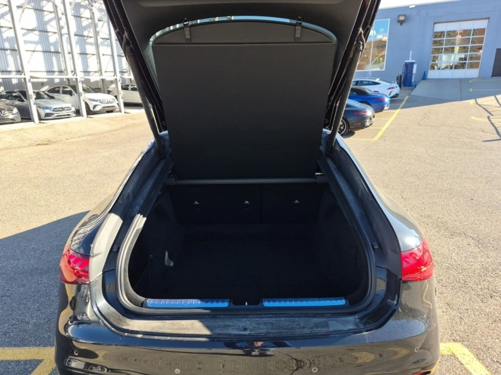 Mercedes-Benz EQS AMG CARFAX    | Mobile.bg   15