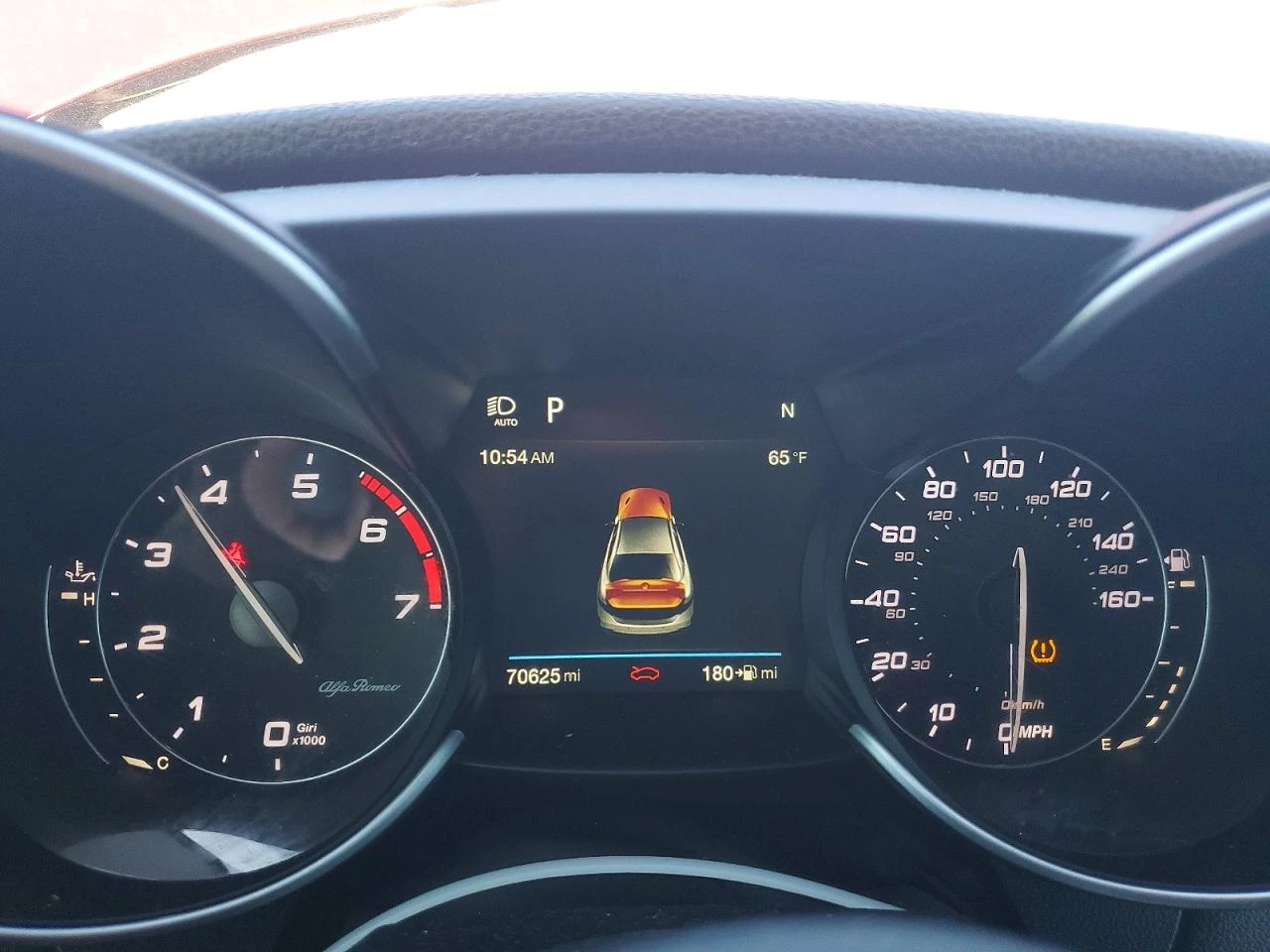 Alfa Romeo Giulia Ti * Възможност за Лизинг*  - изображение 9