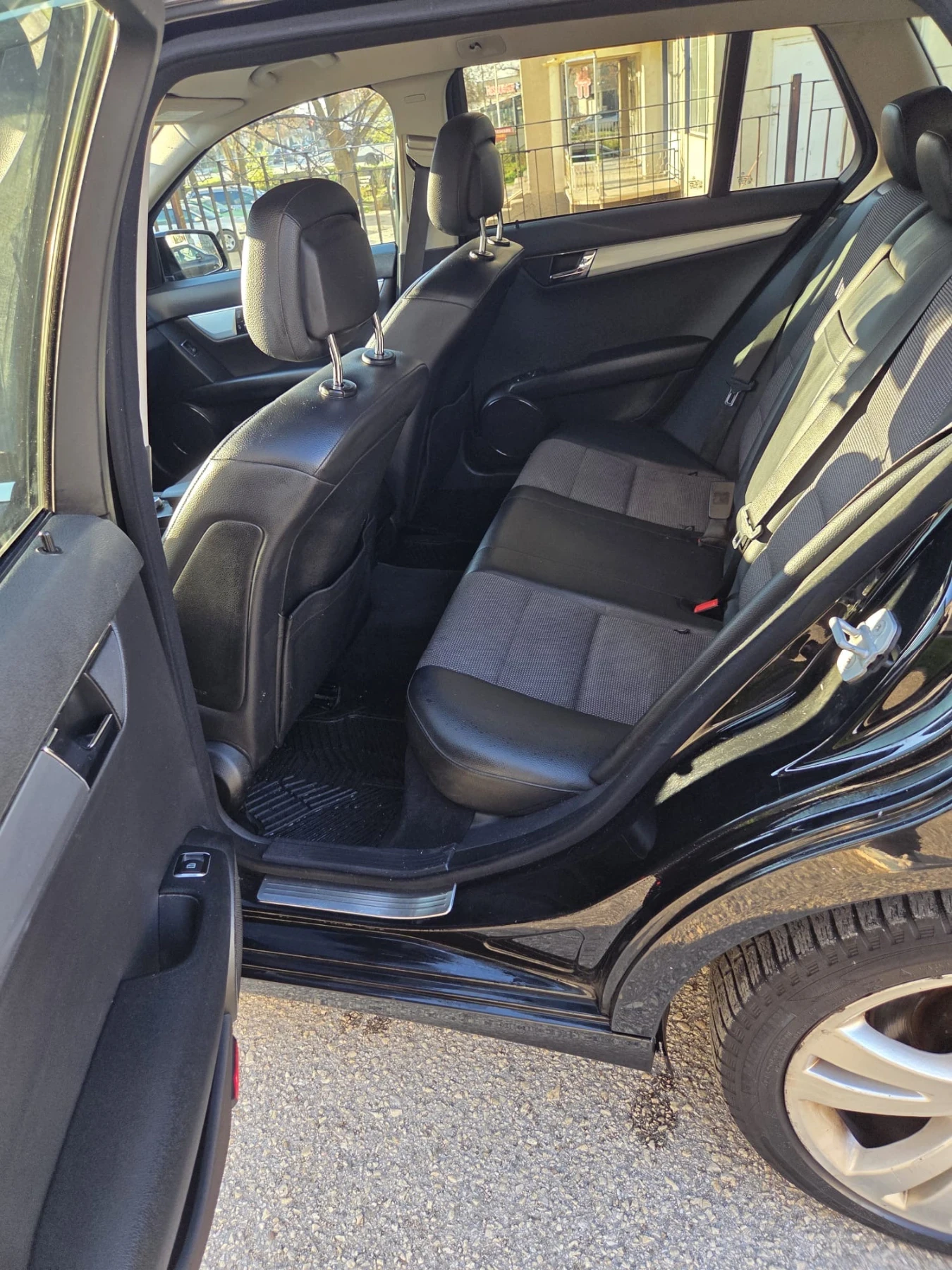 Mercedes-Benz C 180, снимка 17 - Автомобили и джипове - 53848370