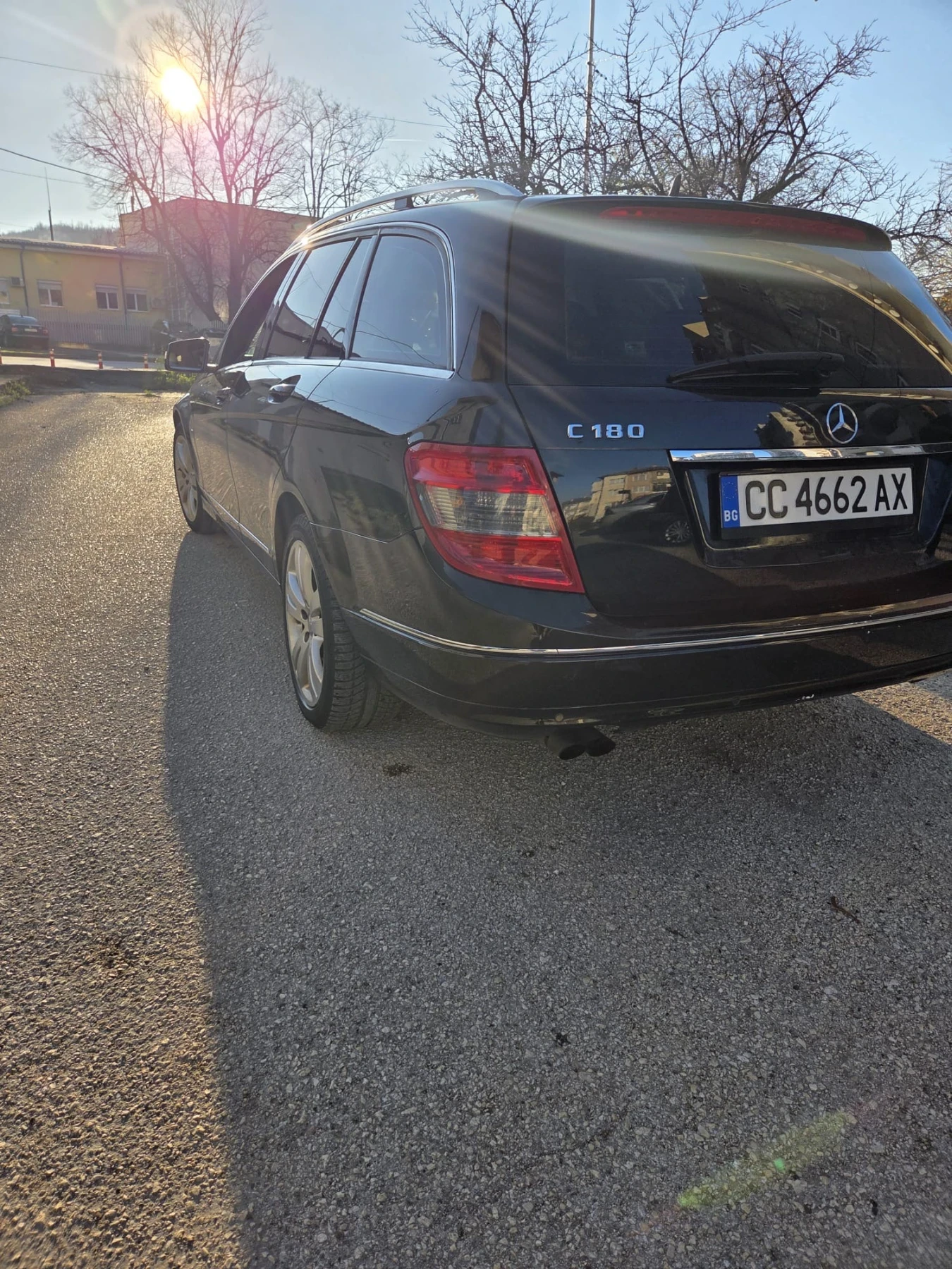 Mercedes-Benz C 180, снимка 3 - Автомобили и джипове - 53848370
