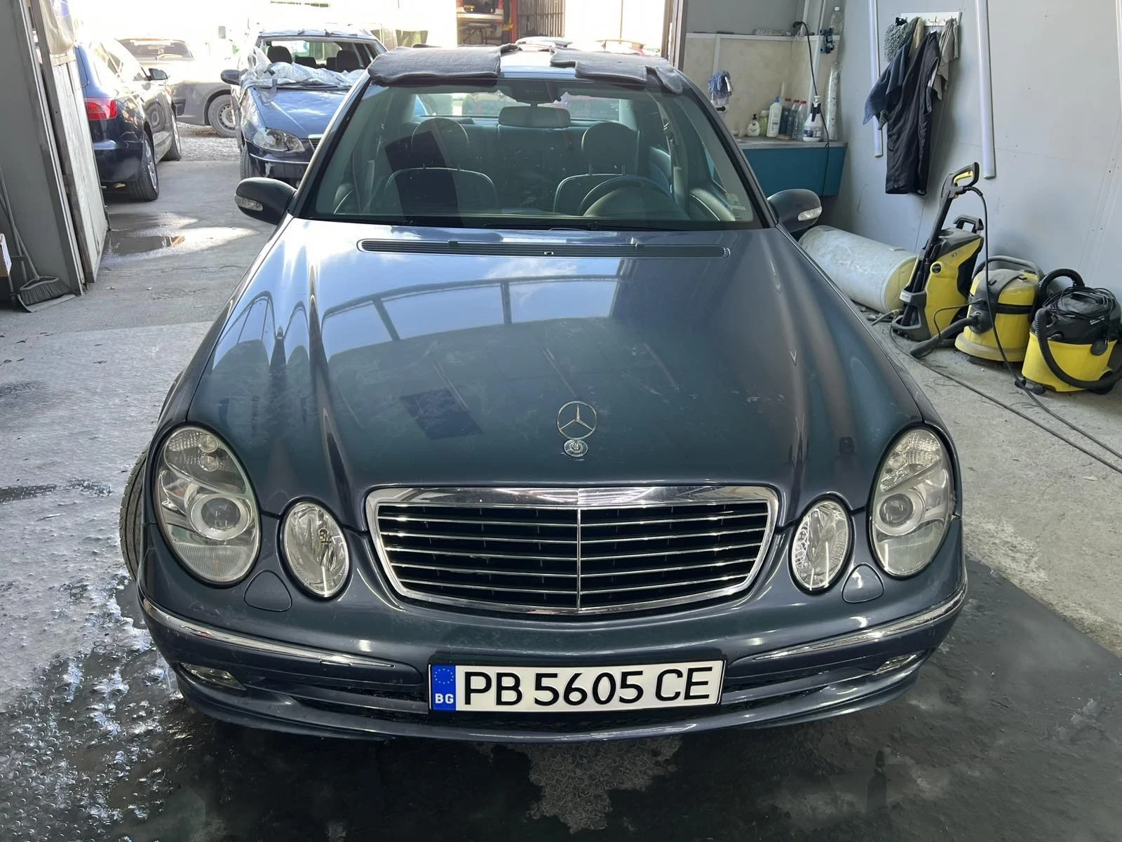 Mercedes-Benz E 220, снимка 5 - Автомобили и джипове - 54175879