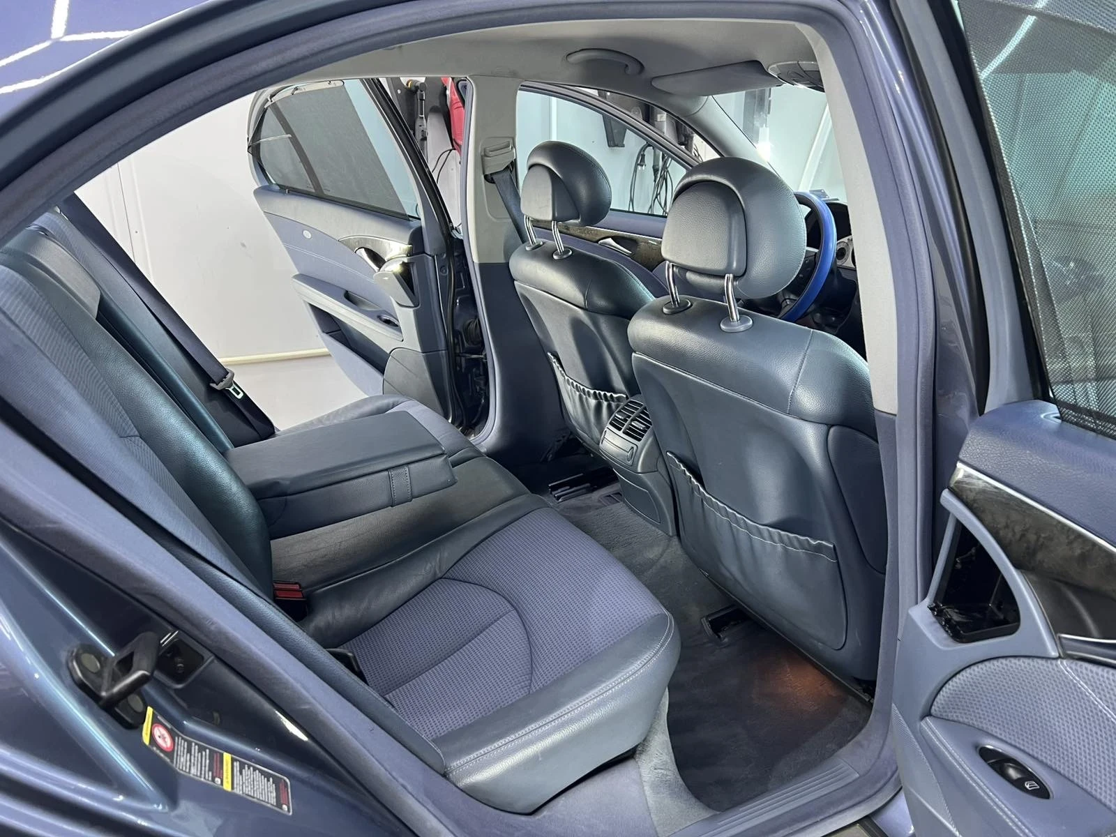 Mercedes-Benz E 220, снимка 9 - Автомобили и джипове - 54175879