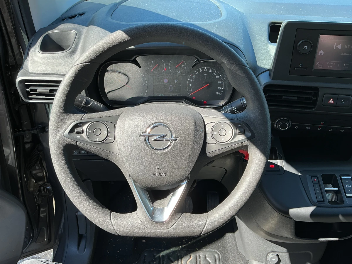 Opel Combo Life 50 kWh Edition, снимка 5 - Автомобили и джипове - 54456622