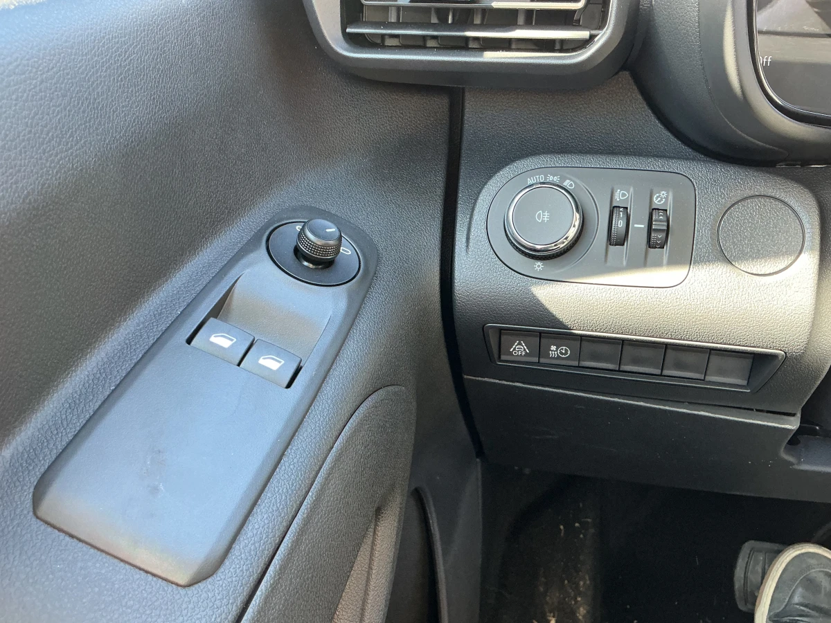 Opel Combo Life 50 kWh Edition, снимка 7 - Автомобили и джипове - 54456622