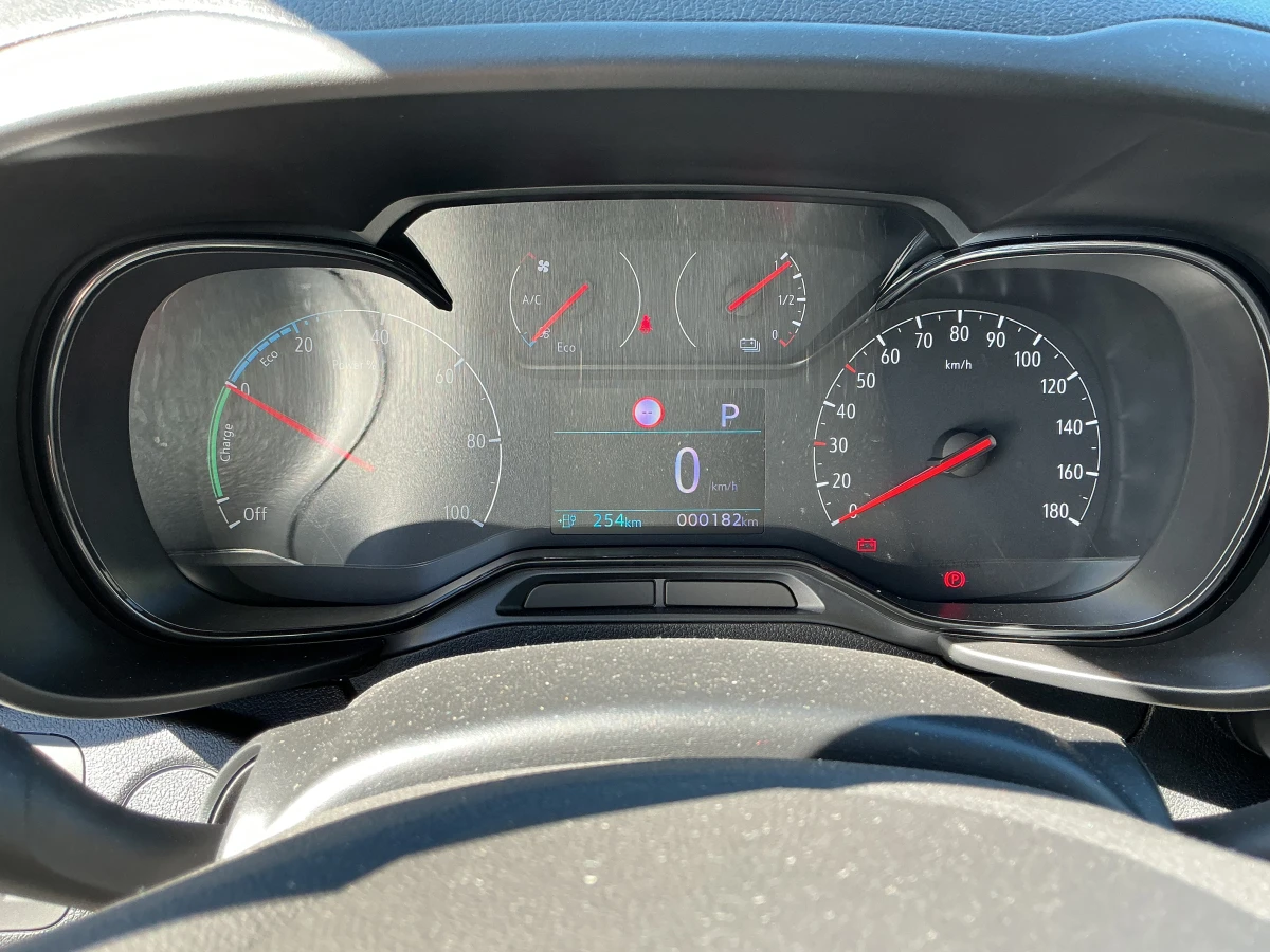 Opel Combo Life 50 kWh Edition, снимка 8 - Автомобили и джипове - 54456622