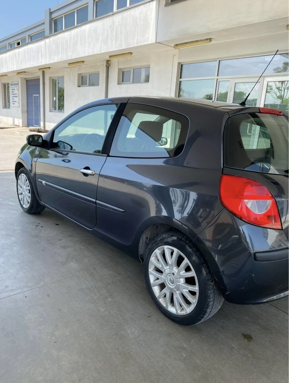 Renault Clio, снимка 3 - Автомобили и джипове - 54700018