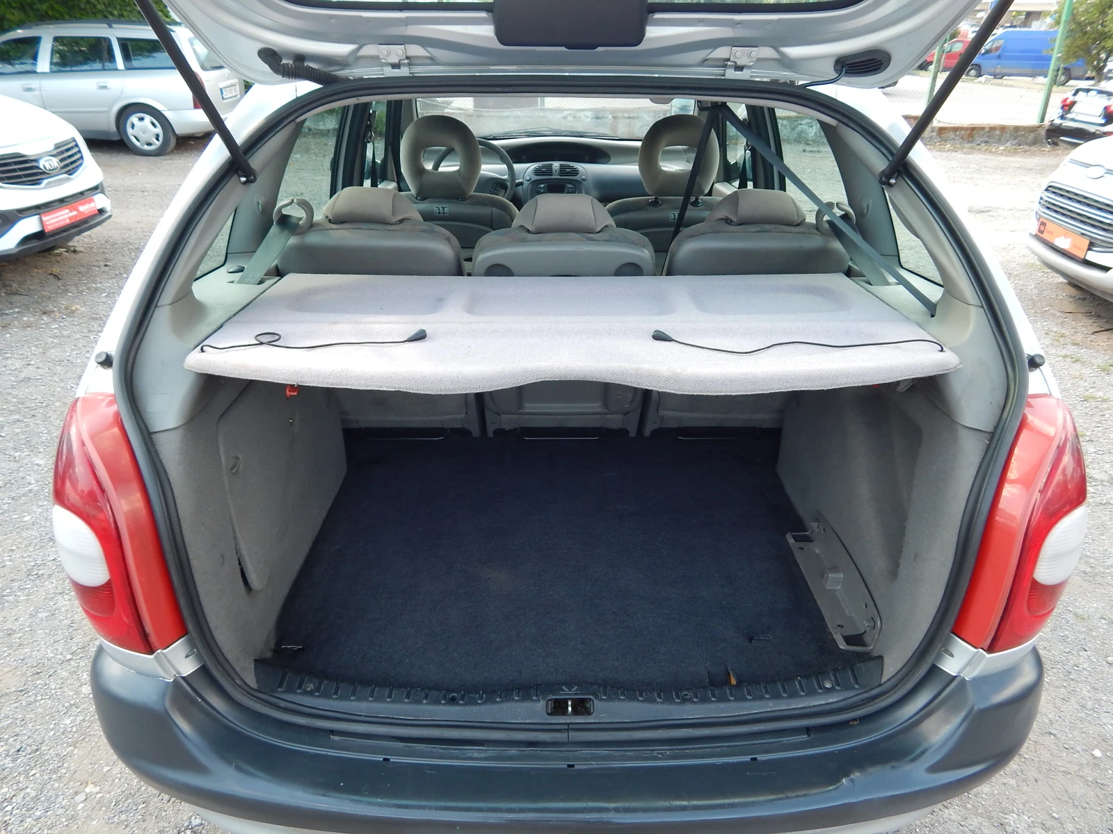 Citroen Xsara picasso 2.0HDI, снимка 7 - Автомобили и джипове - 54995869