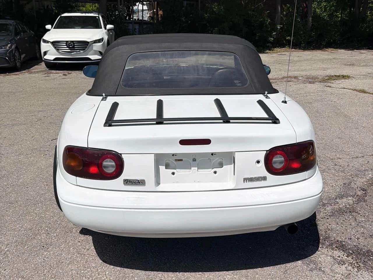 Mazda Mx-5 * Cabrio * CARFAX * БЕЗ ИНЦИДЕНТИ * КЛИП НА МОТОРА, снимка 4 - Автомобили и джипове - 55023719