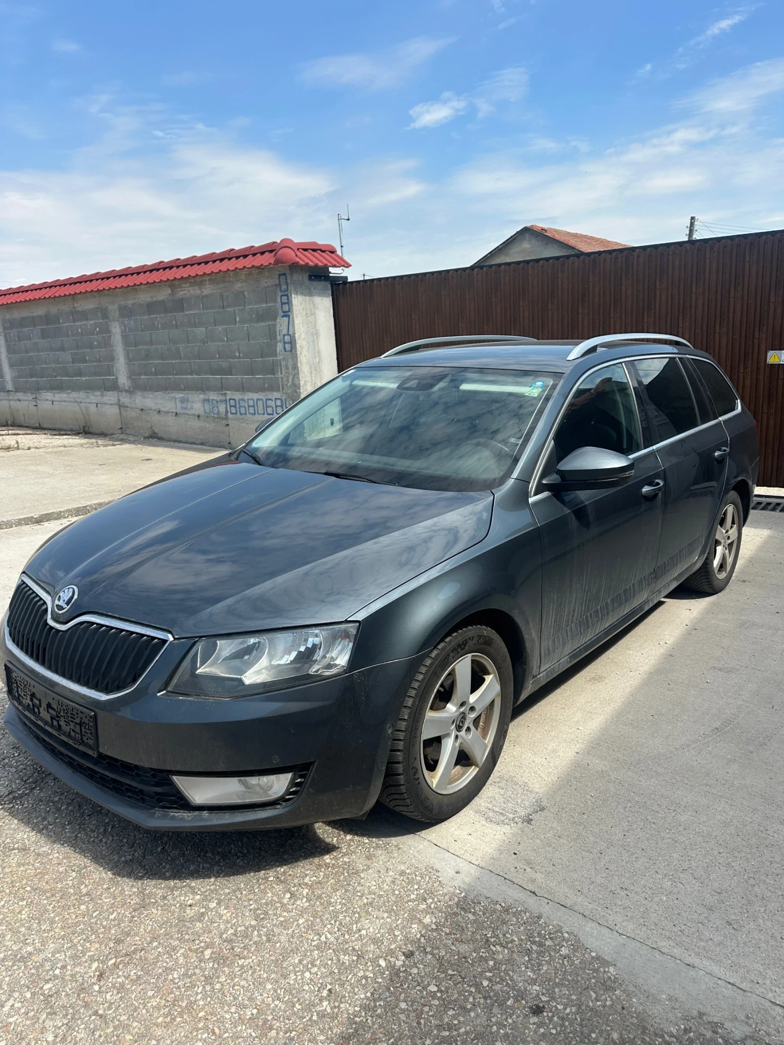 Skoda Octavia 1.6TDI DSG CLHC, снимка 2 - Автомобили и джипове - 55027337