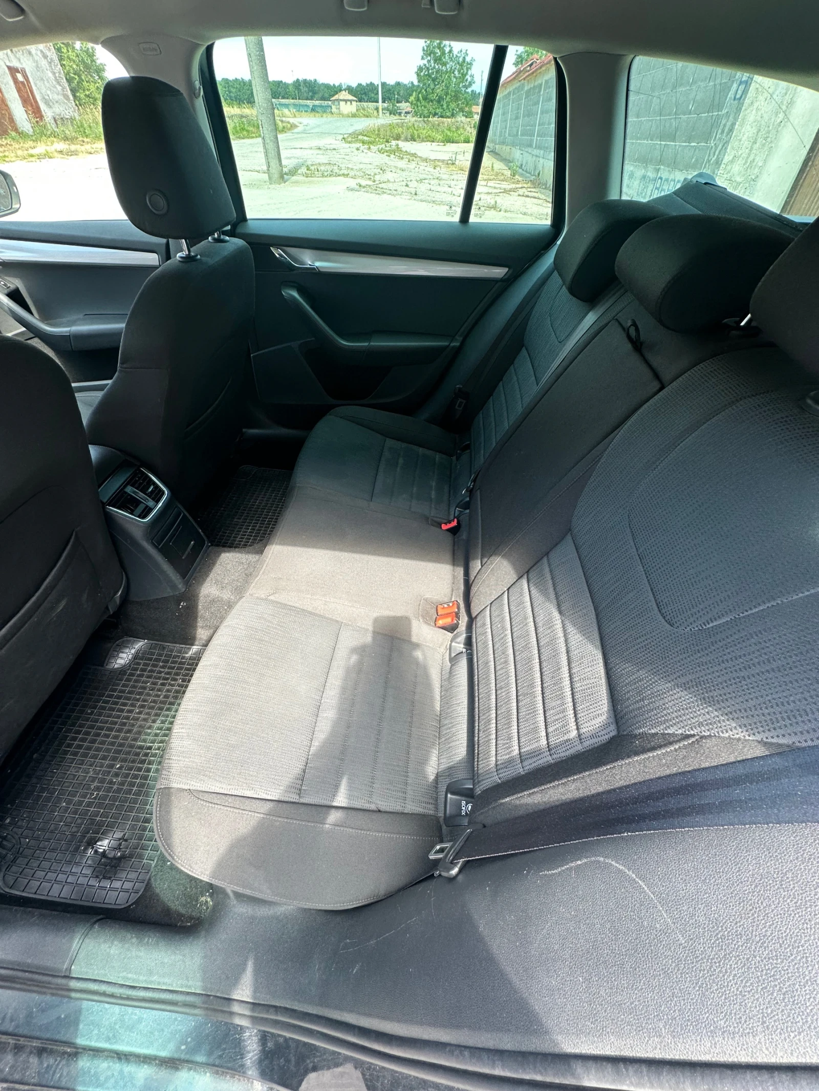 Skoda Octavia 1.6TDI DSG CLHC, снимка 8 - Автомобили и джипове - 55027337