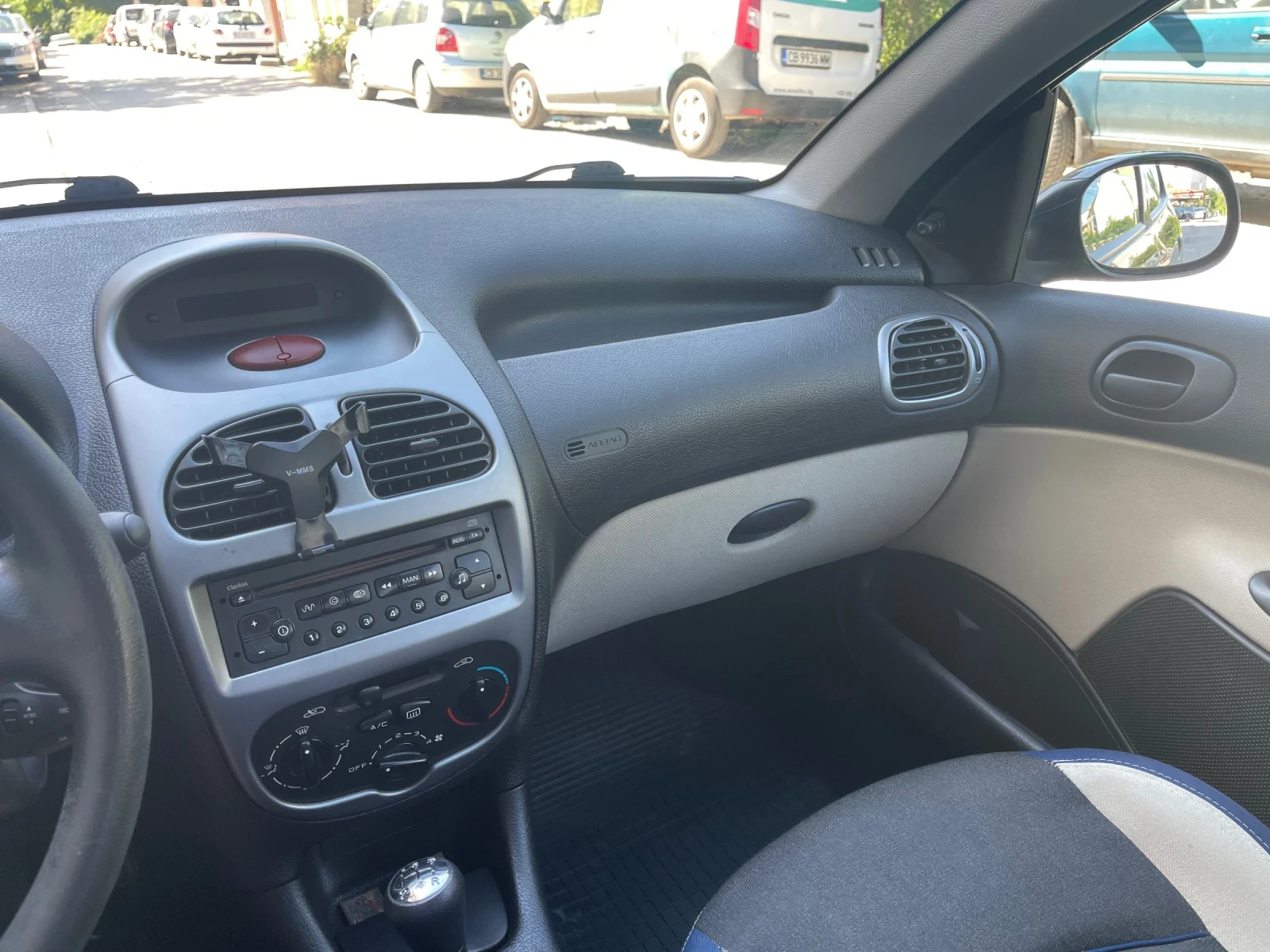 Peugeot 206 1.1, снимка 10 - Автомобили и джипове - 55079030