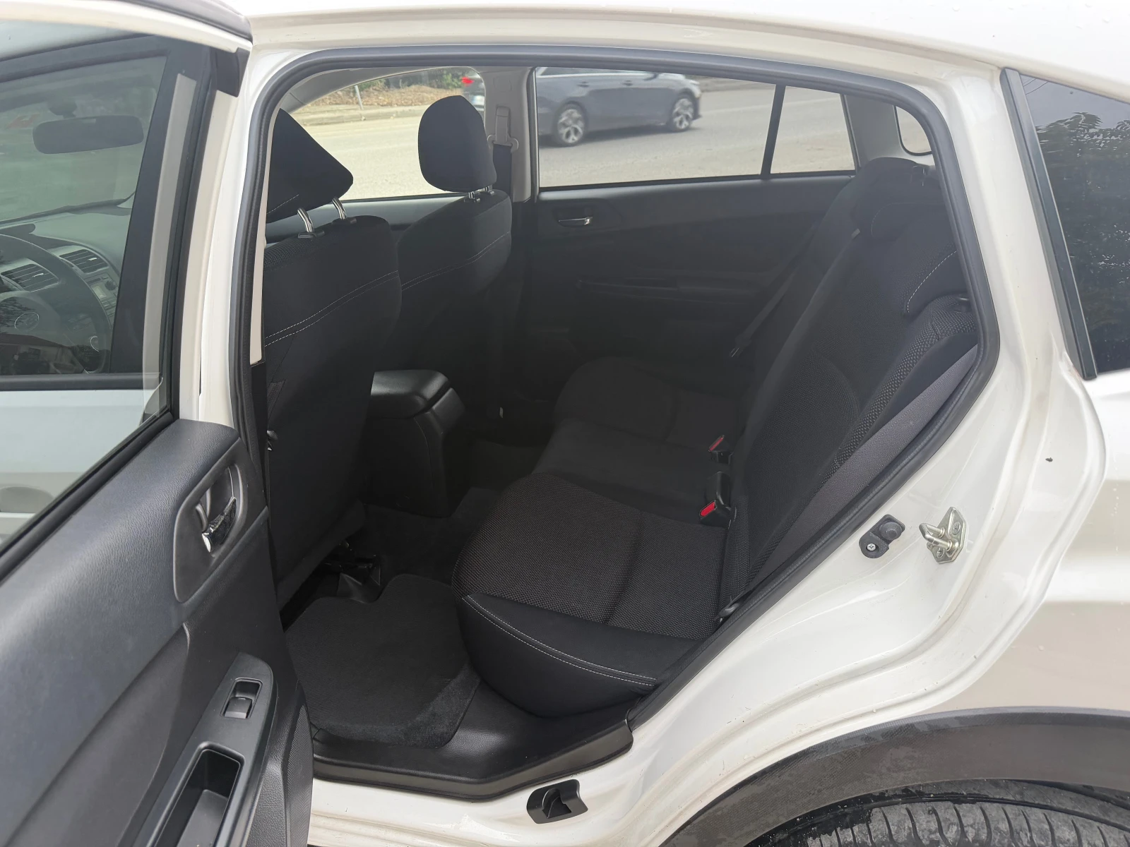 Subaru XV 1.6 LUKS, снимка 9 - Автомобили и джипове - 55252299