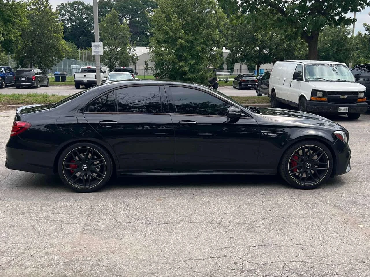 Mercedes-Benz E 63 AMG * S * CARFAX * БЕЗ ПЪРВОНАЧАЛНА ВНОСКА, снимка 3 - Автомобили и джипове - 55429804
