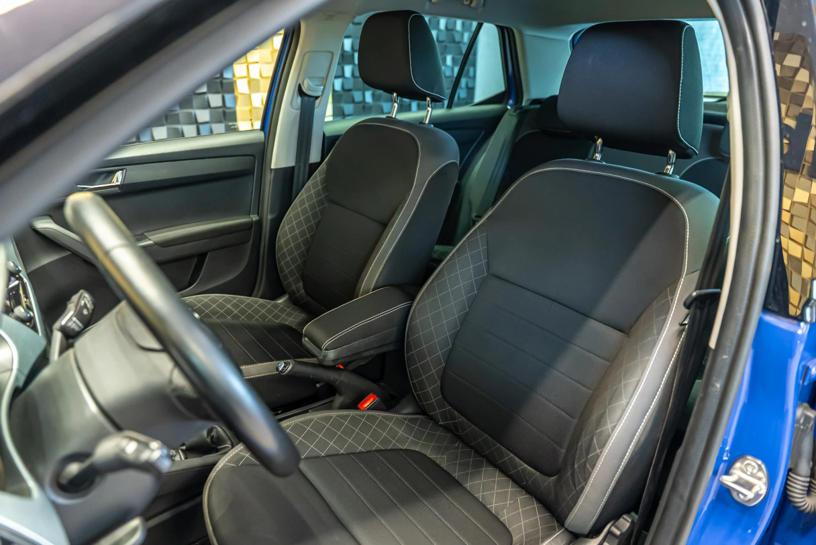 Skoda Fabia, снимка 15 - Автомобили и джипове - 55895969