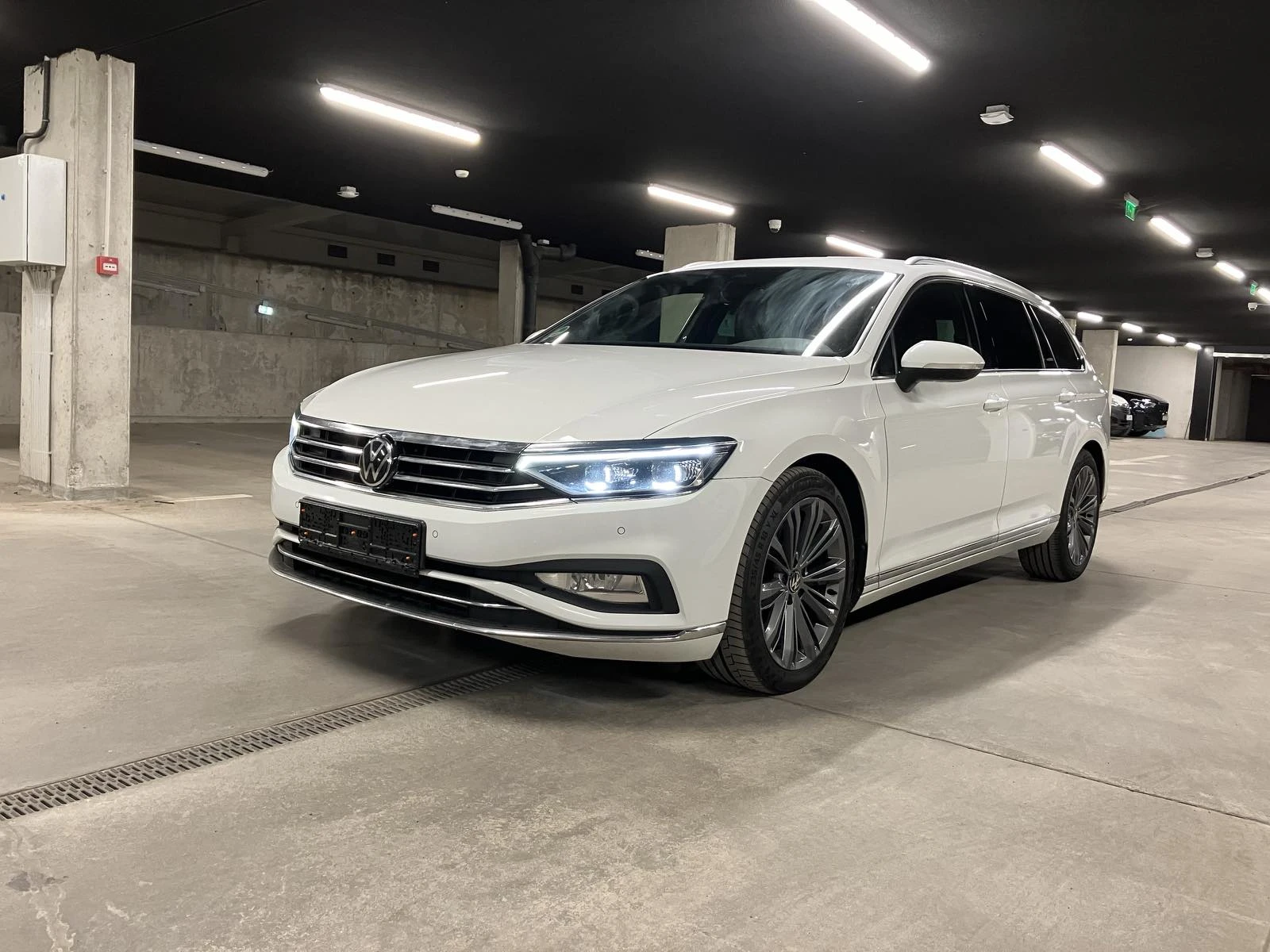 VW Passat 2.0 TDI B8.5, снимка 3 - Автомобили и джипове - 56021450