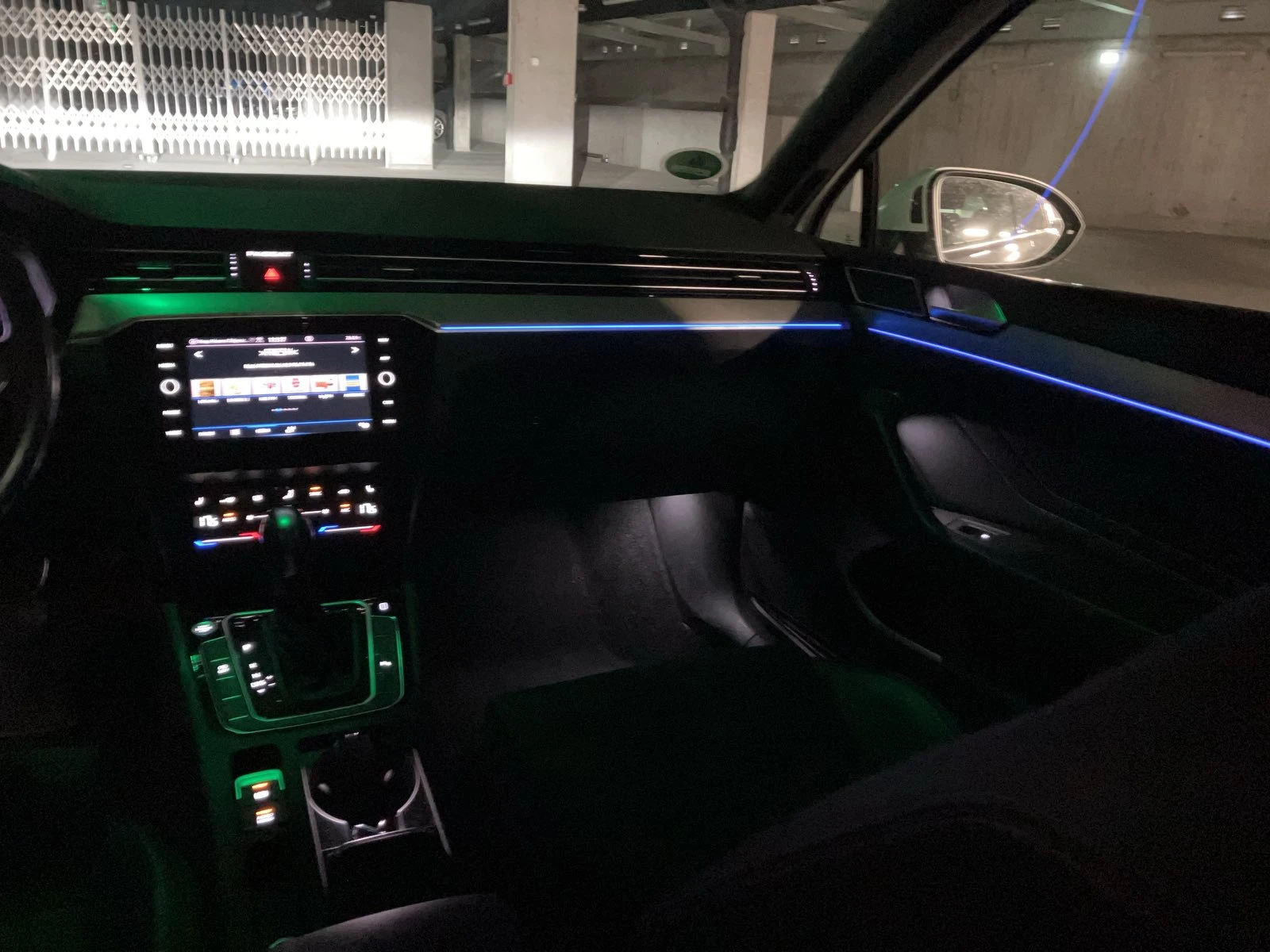VW Passat 2.0 TDI B8.5, снимка 14 - Автомобили и джипове - 56021450