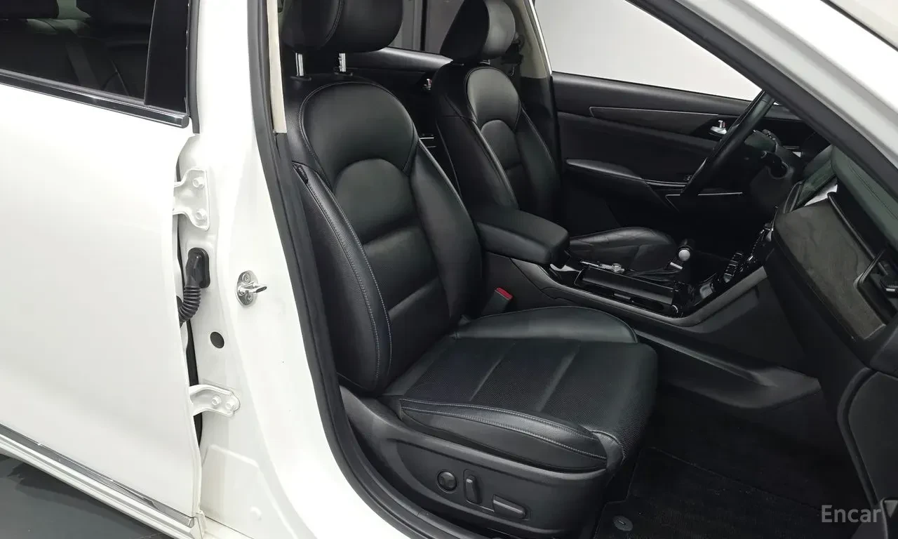 Kia K7 2.5* GDI* PRESTIGE* ОБДУХВАНЕ* LANE* ASSIST* , снимка 13 - Автомобили и джипове - 56128068