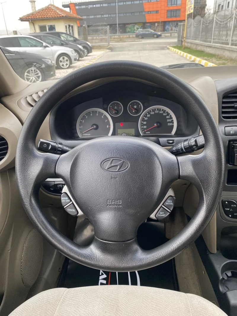 Hyundai Santa fe 2.0i-16v Климатроник , снимка 13 - Автомобили и джипове - 48256367