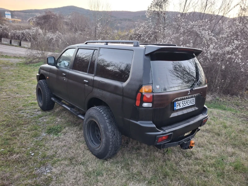 Mitsubishi Pajero sport 2.5Tdi, снимка 3 - Автомобили и джипове - 52740470