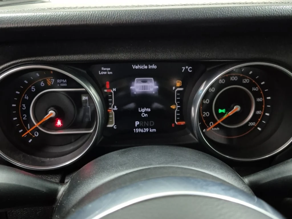 Jeep Wrangler * Sahara * CARFAX * БЕЗ ПЪРВОНАЧАЛНА ВНОСКА - изображение 8