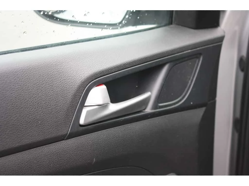 Hyundai Tucson * Sun & Leather package * CARFAX * ���� �� �� | Mobile.bg � ����������� 10