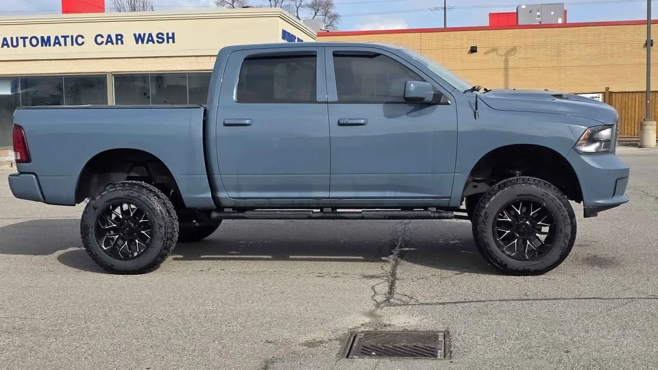 Dodge RAM 1500 * CERAMIC BLUE* РЕВИЗИРАН МОТОР* ОТСРАНЕН HEMI TIC, снимка 2 - Автомобили и джипове - 54170503