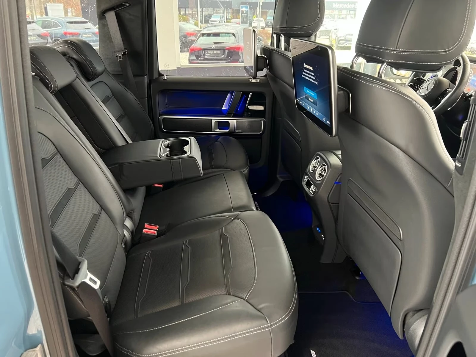 Mercedes-Benz G 63 AMG 4MATIC ACTIVE-RIDE TV KEYLESS BURMESTER MANUFAKTUR, снимка 14 - Автомобили и джипове - 54207564