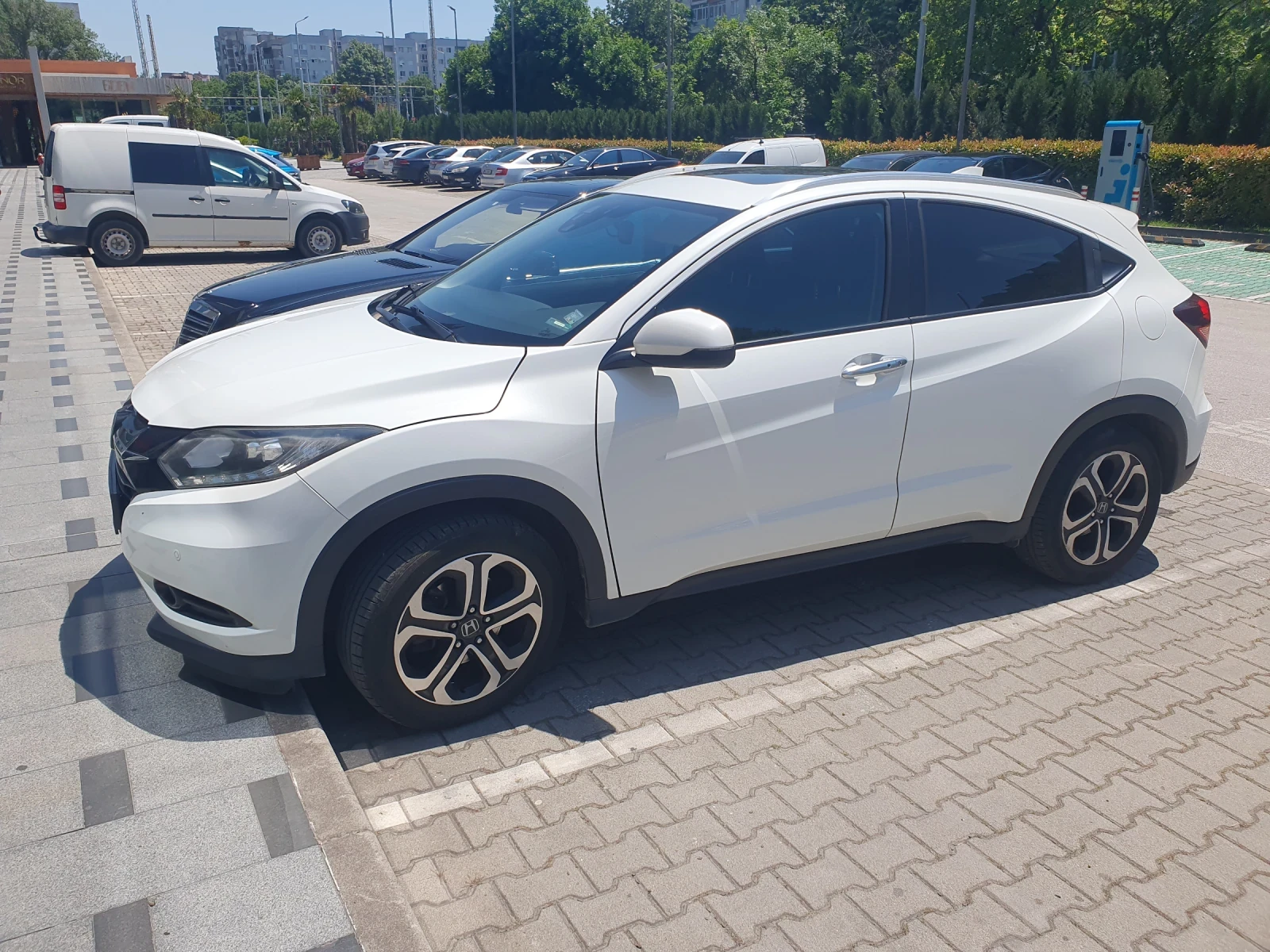 Honda Hr-v, снимка 3 - Автомобили и джипове - 54695668