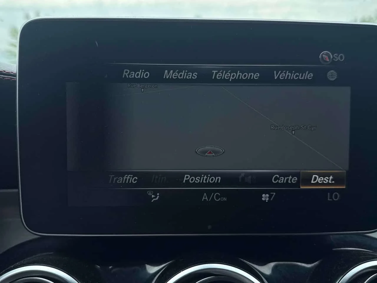 Mercedes-Benz GLC 43 AMG * 360 * PANO * BURMESTER * ПОДГРЕВИ, снимка 11 - Автомобили и джипове - 54935536