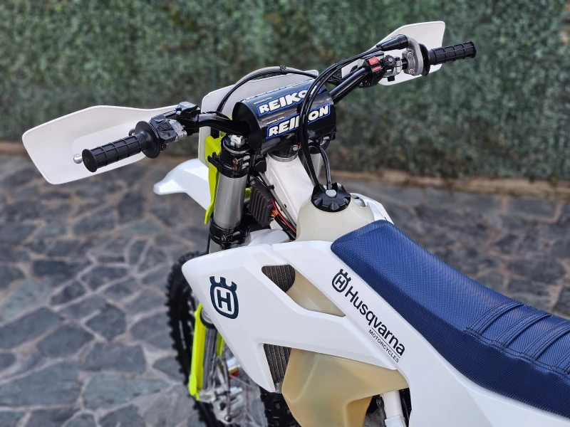 Husqvarna FE 250/СТАРТЕР/2 РЕЖИМА/ТРАКШЪН КОНТРОЛ/ ЛИЗИНГ, снимка 9 - Мотоциклети и мототехника - 48606204