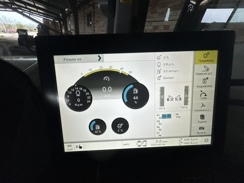 Трактор Claas Axion 940, снимка 11 - Селскостопанска техника - 49869653