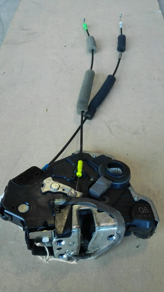 Брава врата предна дясна Лексус IS220