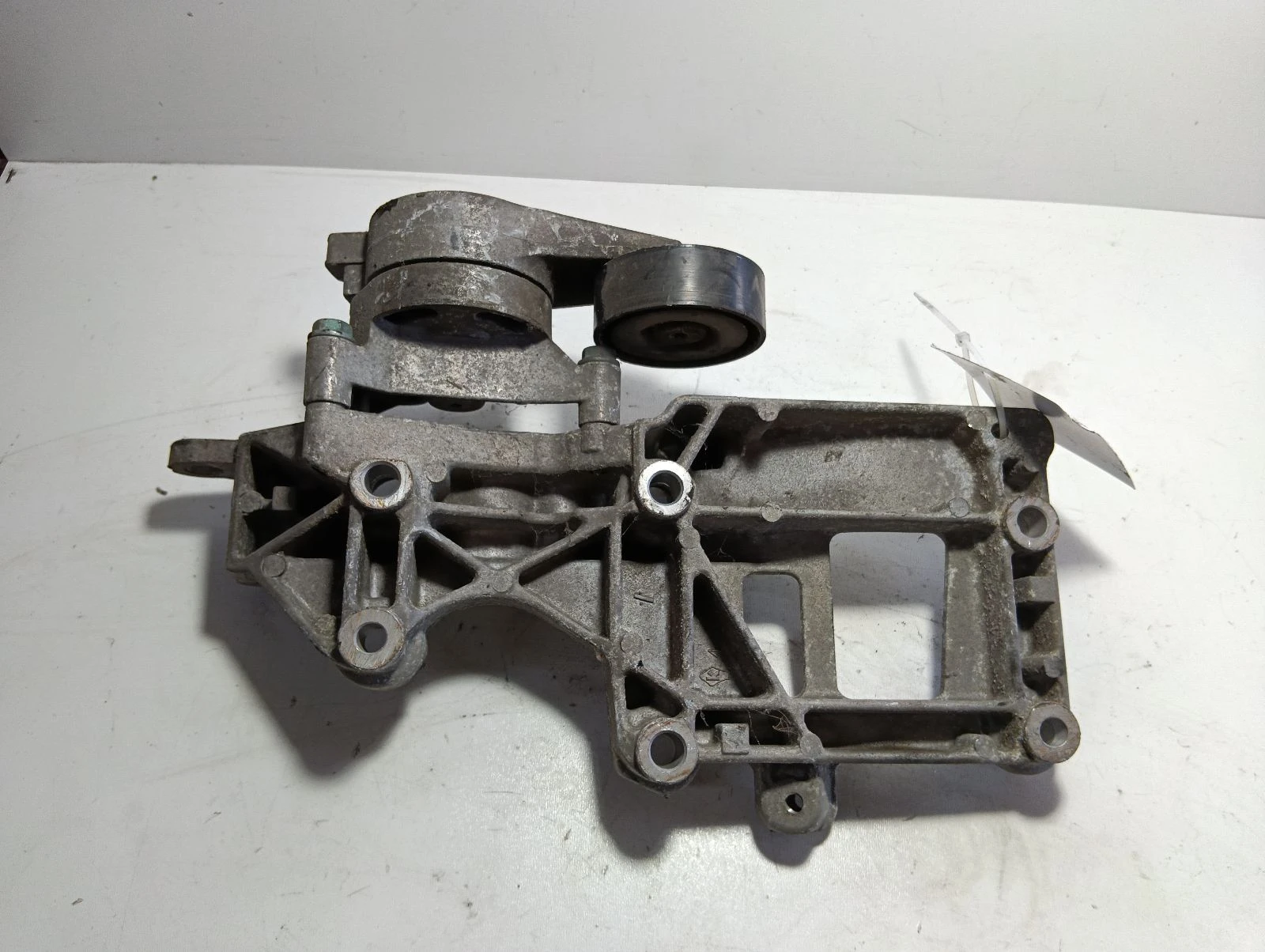 планка 2.0TFSI 06F903143E Audi A3