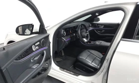 Mercedes-Benz E 220 4MATIC* AMG* ПОДГРЕВ* 360 КАМЕРИ* ПАНОРАМА* АМБИЕН, снимка 8