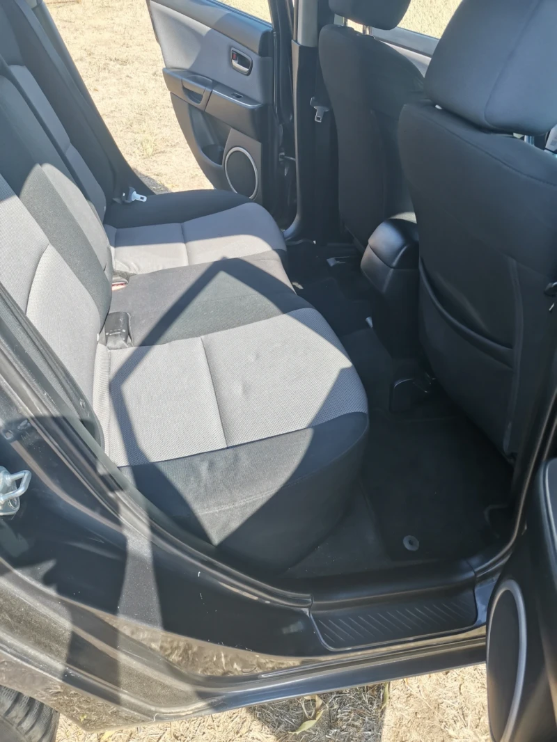Mazda 3, снимка 11 - Автомобили и джипове - 51647300